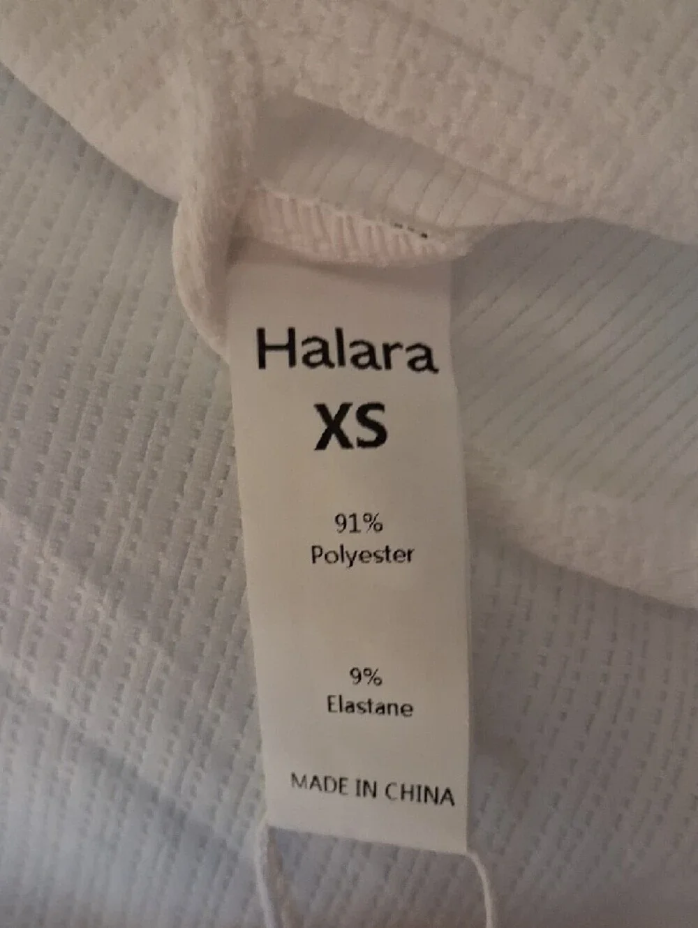 HALARA White Short-Sleeve Tie-Knot Crop Tee - Picture 3 of 6